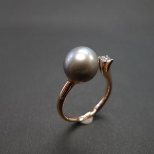 Round Shape Black Pearl and Round Brilliant Cut Diamond Open Ring in 18K Rose Gold image 5