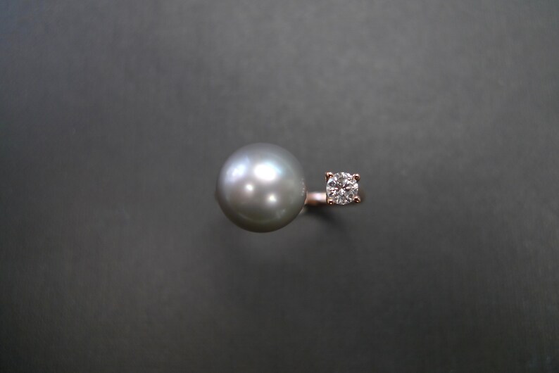 Round Shape Black Pearl and Round Brilliant Cut Diamond Open Ring in 18K Rose Gold image 4