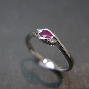 ruby ring, ruby engagement ring, diamond engagement ring, tension ring, twist ring, women engagement ring, raw stone ring, raw stone ring, gold stacking ring, stackable ring, birthstone ring, gemstone ring, anniversary ring, anniversary ring, gift