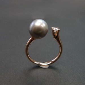 Round Shape Black Pearl and Round Brilliant Cut Diamond Open Ring in 18K Rose Gold image 1