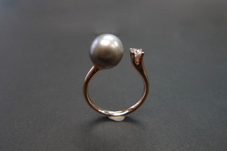 Round Shape Black Pearl and Round Brilliant Cut Diamond Open Ring in 18K Rose Gold image 1