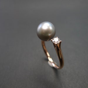 Round Shape Black Pearl and Round Brilliant Cut Diamond Open Ring in 18K Rose Gold image 7