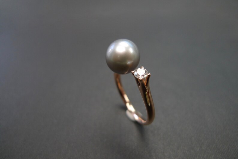 Round Shape Black Pearl and Round Brilliant Cut Diamond Open Ring in 18K Rose Gold image 7