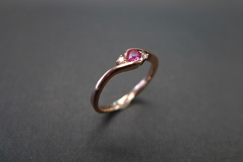 unique engagement ring, ruby ring, ruby diamond ring, twist ring, tension ring, jewelry rings, minimalist jewelry, gift her jewelry, handmade ring, minimalist jewelry, anniversary ring, gift for her, personalized ring, gemstone ring, birthstone ring