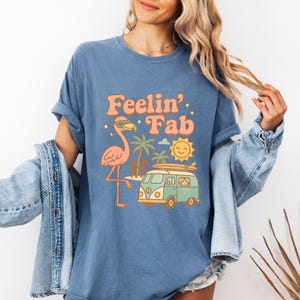 Comfort Colors Feelin’ Fab Retro Flamingo T-Shirt – Kitschy Summer Beach Tee