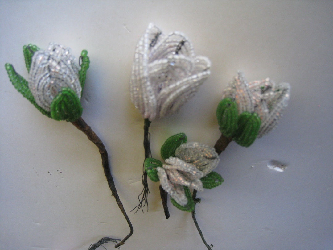 Vintage 4 White Glass Beaded Flowers Etsy