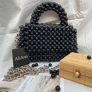 Bolso de cuentas hecho a mano: cuentas de acrílico y plástico / Monedero de cuentas de semillas / Regalo para ella / Bolso de hombro llamativo / Bolso de mano con cuentas