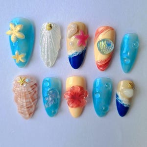 Beach Ocean Press-On Nägel | Handgefertigtes Sommer Nail Art Set mit Muscheln, Seesternen & Blumen | Urlaub an der Küste Nails | Muschelnägel