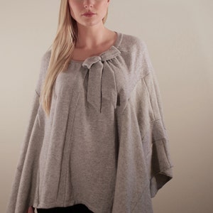 Cashmere Poncho - Gray bow