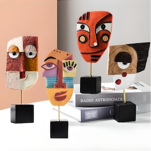 Nordic Abstract Face Sculpture – Colorful Resin Art Statue – Modern Desk Ornament for Home, Shelf or Office Decor