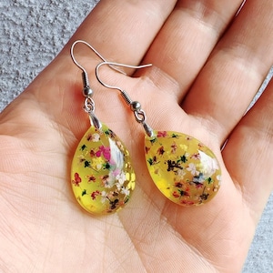 Yellow Resin Earrings with Dyed Queen Anne’s Lace Flowers | Real Pressed Flower Jewelry | Handmade Teardrop Earrings