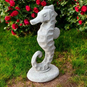 Cement Seahorse Statue Detailed Seahorse Figure Marine Style Decoration Ocean Animal Sculpture Outdoor Concrete Figurine Garden Gift 15&quot;H