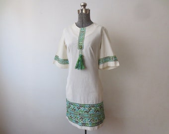 Vintage Bonwit Teller Boho Hippie Dress All Cotton with Heavy Crewel Embroidery Bell Sleeves & Pockets XS