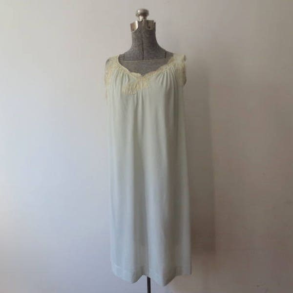 Vintage 1950s Nightgown Sears Mint Green Nylon with Side Pocket and Creamy Lace & Embroidery Detail Small/Med