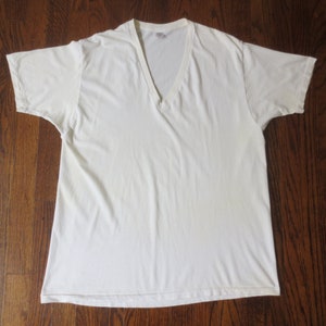 Vintage Jockey T-Shirt Classic White V-Neck Trashed/Distressed Single Stitch XL 21.5 Inches Pit to Pit image 4