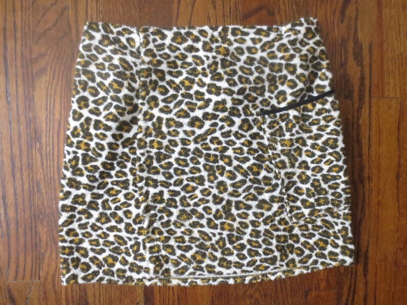 Vintage /'60s/'70s Jockey Bath Kilt in Leopard Print Terrycloth Adjustable Snap Closures Back Elastic Waist Small Med Large Front Pocket