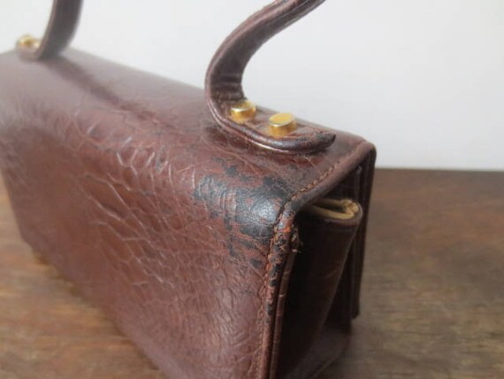 Vintage Box Purse 1960s Faux Alligator Textured V… - image 5