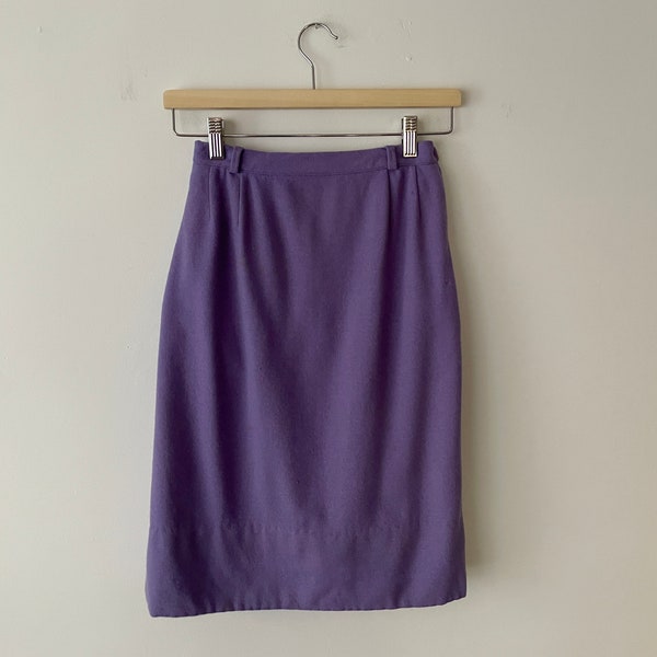 Vintage Pencil Skirt Lovely Lavender Wool Blend Tailored Fit with Kick Pleat Side Zipper & Side Slit Pocket 24 Inch High Waist