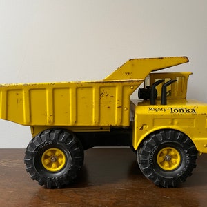 Vintage 1960s Mighty tonka Pressed Steel Dump Truck XMB 975 Well