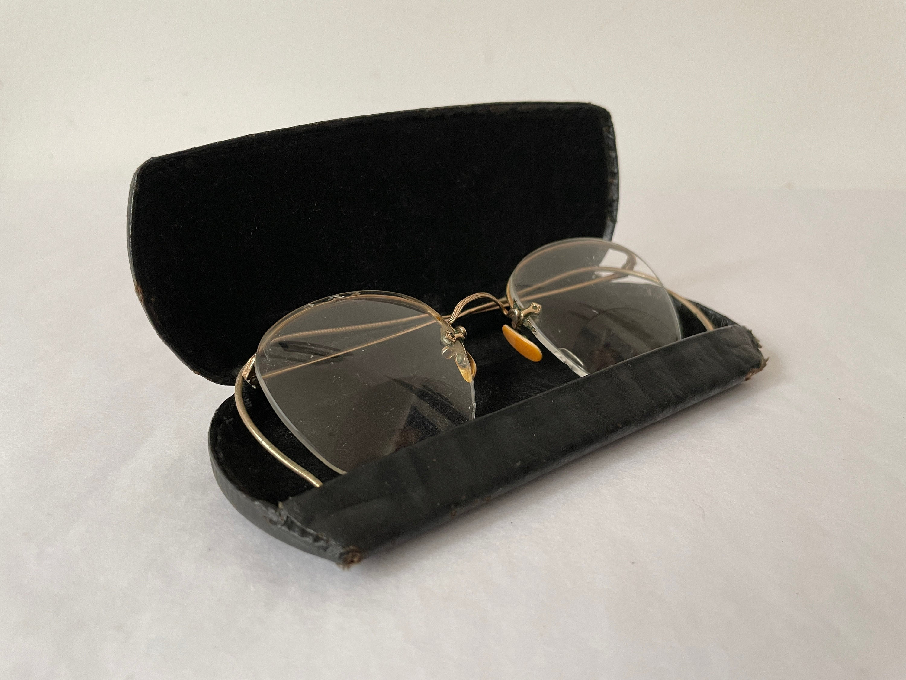 Vintage 1940s Numont Glasses, 01/10 12K GF, Wire Rimless Frames w/  Delicately Etched Bridge, Glass Lenses, Cable Temple