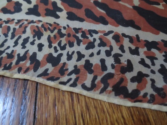 Vintage Leopard Scarf 1950s/60s Oversized Leopard… - image 9