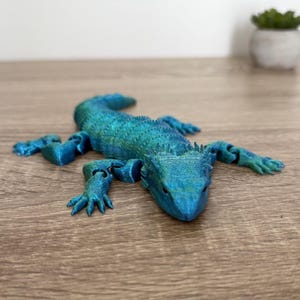 Articulated Bearded Dragon Toy | 3D Printed Lizard Fidget | Iridescent Reptile Gift | Desk Pet for Kids, Teens, Reptile Lovers