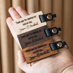 Personalized wooden keychains, Custom keychain wedding favor, Engraved keychain wood,Wedding favor keychains with names,Keychain bulk custom