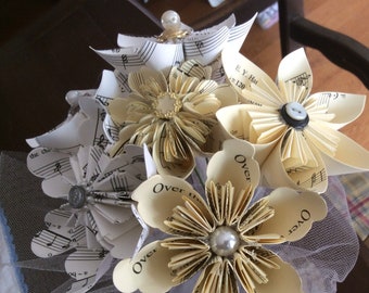 5-6 Origami Flowers with stems, centers, tulle and bow This is how they look upon arrival