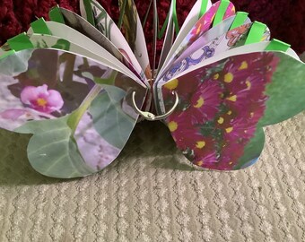 Slinky Book with Decorative heart-shaped pages