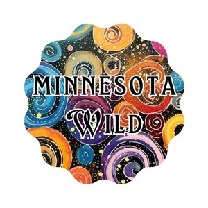 Lakeside Legacy: el encanto salvaje de Minnesota Pegatina