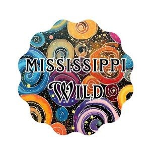 Magnolia State Mystique: Elegancia del desierto de Mississippi Pegatina