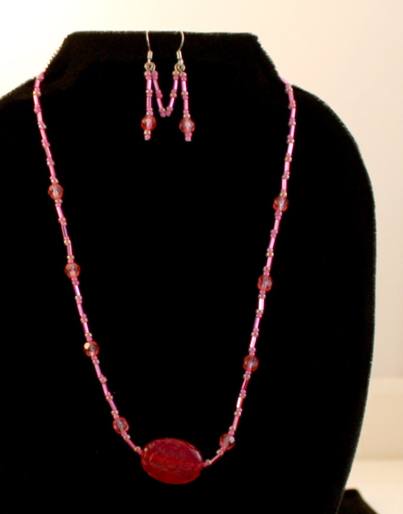 Parure De Bijoux Rose - Collier Et Boucles D'Oreilles - Style Vintage Ou Bohème Occasion