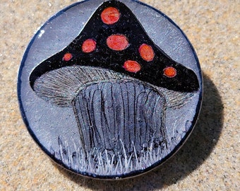 Collier pendentif cercle d'encre d'alcool de champignon noir et rouge - Pendentif rond chatoyant en aluminium peint - Fungi Design fait à la main