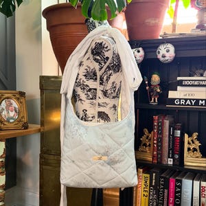 Quilted shoulder bag