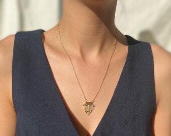 Gold Chain Necklace: 316L Stainless Steel Protective Symbol Pendant