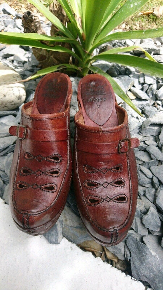 Vintage Original 70s Buckled Cut Outs Burgundy Clo