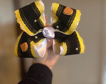 Waffle House inspired bow