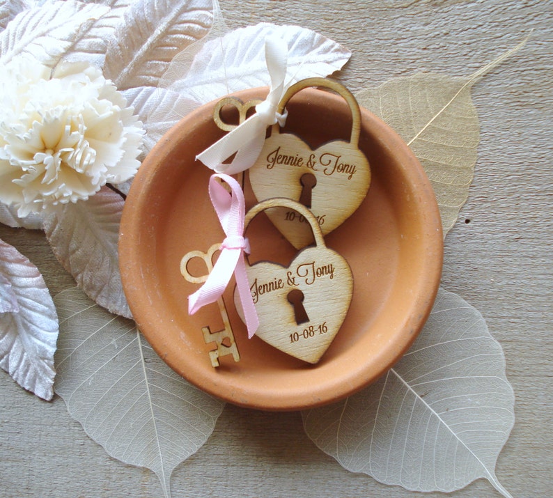 50 Heart and Key Wedding Favors image 1