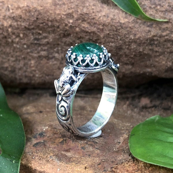 Taille 7 - Enchanted Frog Prince Green Malachite Ring Sterling Silver - Swirl Flower Botanical Garden Pattern Crown Boho Indie Fairy Tale