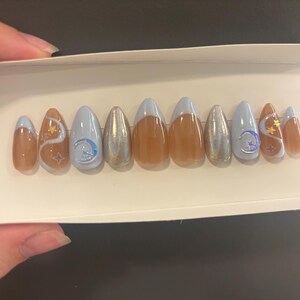Blue Moon Press on Nails