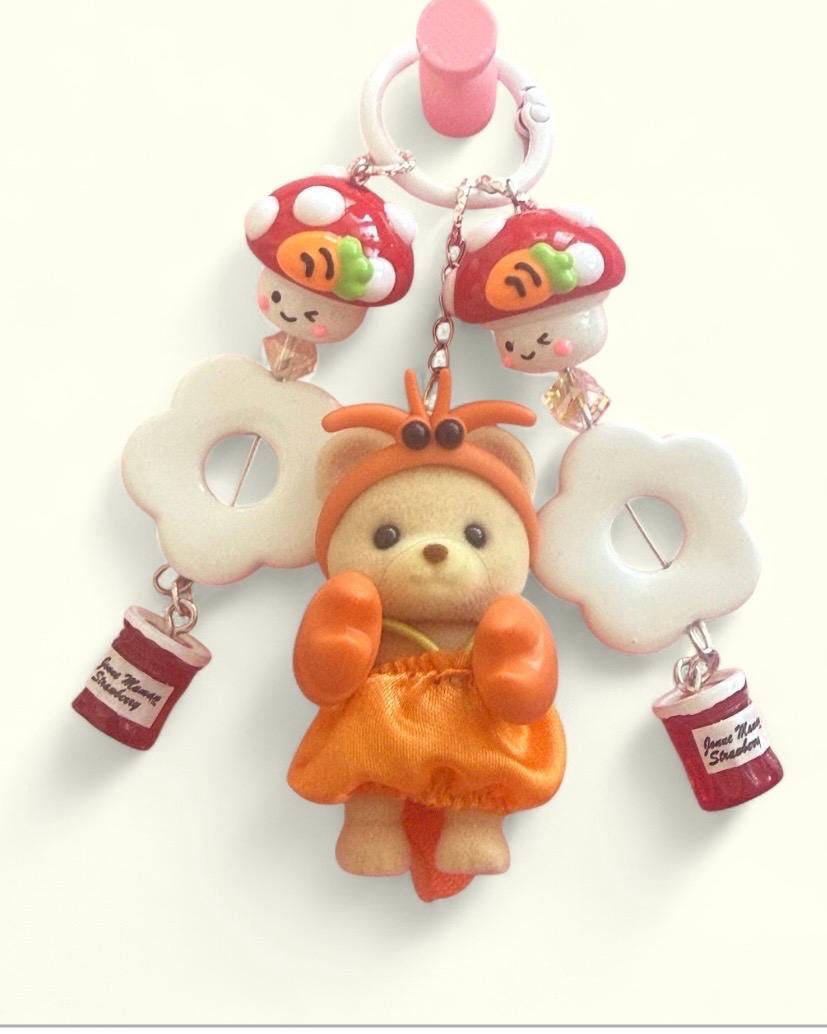Crybaby popmart keychain - Etsy 日本