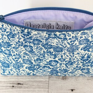blue vintage style coin purse, Nostalgia Knits, floral zipped purse, UK handmade gifts