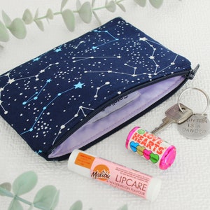 Petit porte-monnaie zippé, porte-monnaie zippé étoiles, petit porte-monnaie constellations du zodiaque, pochette d'accessoires de couture ciel nocturne, pochette à tricoter, cadeaux faits main Royaume-Uni