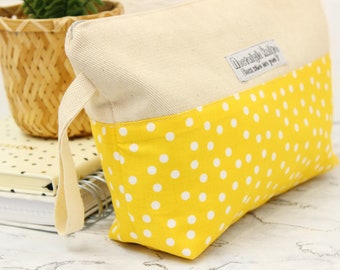 Yellow spotty zipped knitting and crochet project bag, medium knitting storage pouch by Nostalgia Knits, make up bag, UK handmade gifts