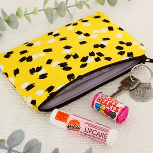 Petit porte-monnaie zippé, porte-monnaie zippé jaune vif, petit porte-monnaie jaune et noir, pochette pour accessoires de couture, Coralie Green Studio fait main au Royaume-Uni