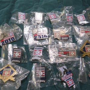 Lot of 17 Baseball Hall of Fame Member Lapel Pins New Old Stock