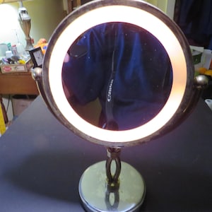 Round 8.5" Magnifying Lighted Make-Up Mirror 13" Tall Chrome & Gold Pre-Owned
