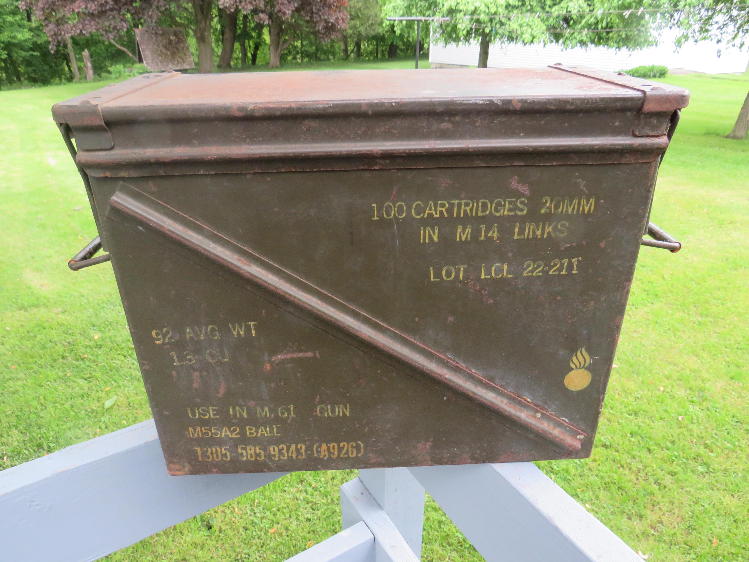 アンモ缶　ヴィンテージ Large Vintage US Military Metal 20mm Ammo Box Vietnam Era Dated
