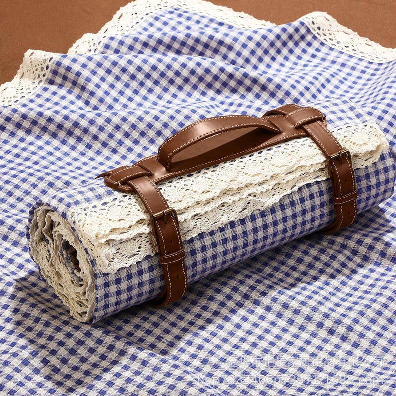 Foldable Moisture-resistant Picnic Blanket – Red Gingham Beach Mat with Strap (150x200cm) Blue