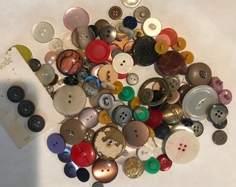 Vintage lot of Buttons Multi Sizes Different Colors 115 Buttons Sewing Quilting Crafts